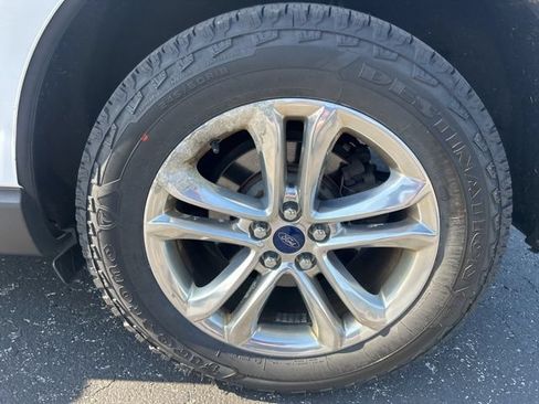 Used 2016 Ford Edge SEL w/ Canadian Touring Package AWD/4WD image 10