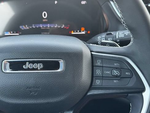 Certified 2024 Jeep Grand Cherokee Laredo w/ Luxury Tech Group I AWD/4WD image 27