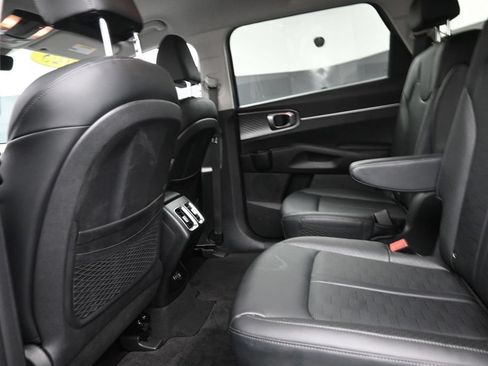 Used 2025 Kia Sorento EX AWD/4WD image 14
