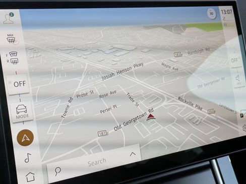 Certified 2025 Land Rover Range Rover Velar Dynamic SE image 13