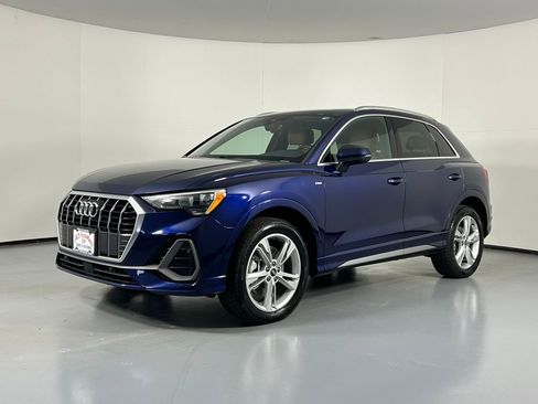 Used 2022 Audi Q3 2.0T Premium w/ Convenience Package image 3