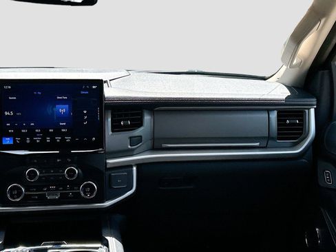 Used 2024 Ford Expedition XLT AWD/4WD image 18