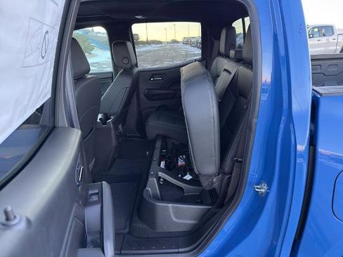 New 2025 GMC Canyon Elevation w/ Convenience Package image 15