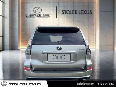 Used 2023 Lexus GX 460 Luxury w/ Sport Design Package AWD/4WD image 5