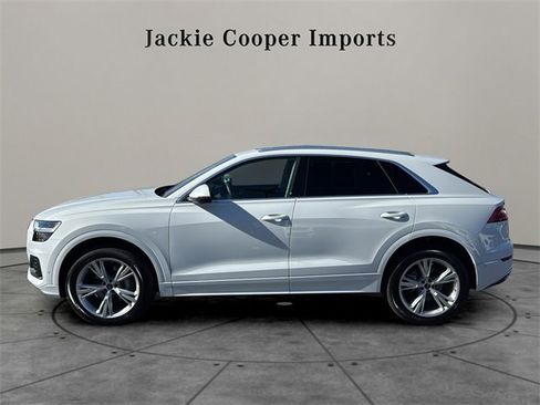 Used 2022 Audi Q8 Premium w/ Convenience Package image 2