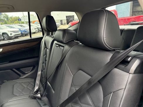 Used 2025 Volkswagen Atlas SE AWD/4WD image 20