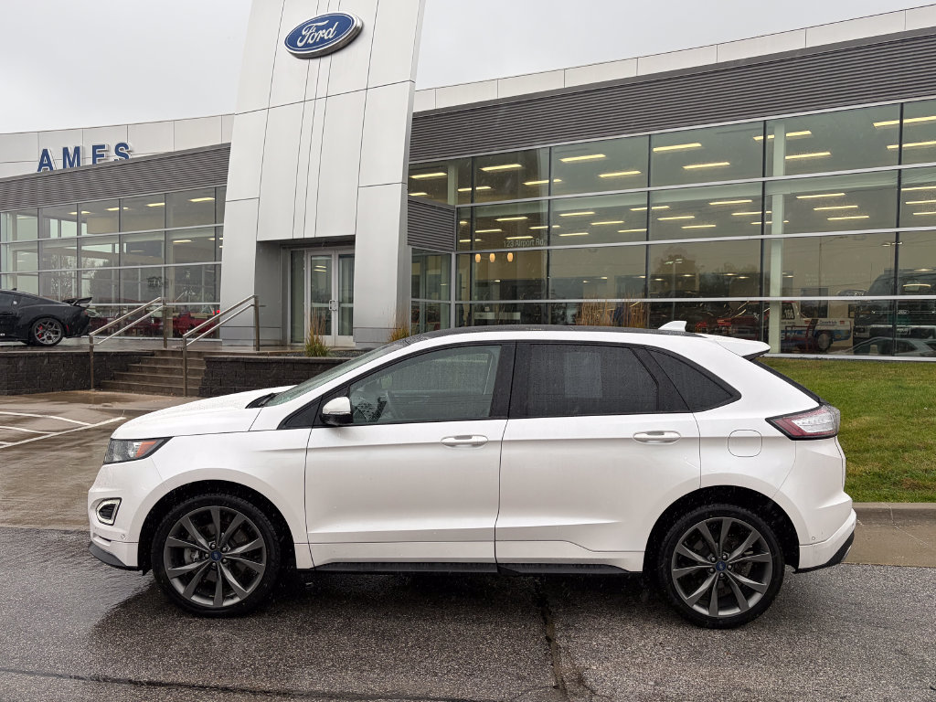 Used 2018 Ford Edge Sport w/ Equipment Group 401A AWD/4WD image 3