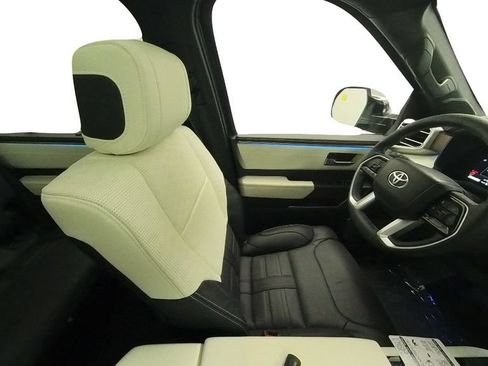 Used 2024 Toyota Sequoia Capstone AWD/4WD image 36