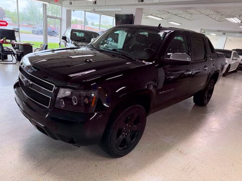 Used 2012 Chevrolet Avalanche LT AWD/4WD image 2