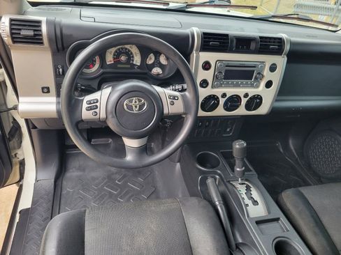 Used 2014 Toyota FJ Cruiser 2WD image 14
