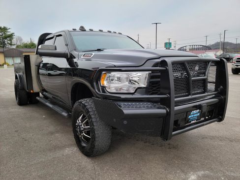 Used 2020 RAM 3500 Tradesman image 3
