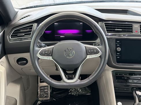 Used 2023 Volkswagen Tiguan SE R-Line FWD image 11