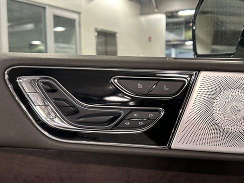 Used 2022 Lincoln Navigator L Reserve AWD/4WD image 21