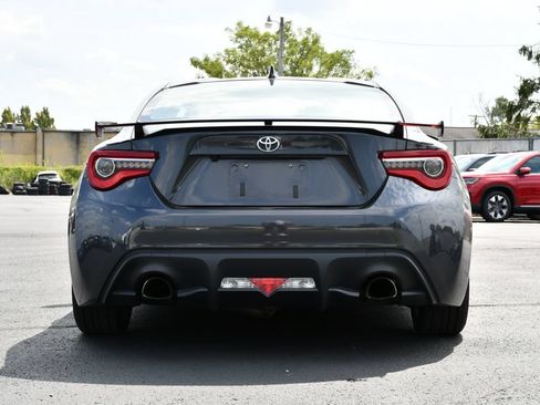 Used 2019 Toyota 86 RWD image 6