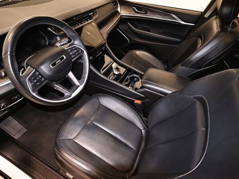 Used 2021 Jeep Grand Cherokee L Limited AWD/4WD image 33