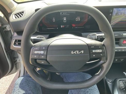 Certified 2025 Kia K4 LXS image 30