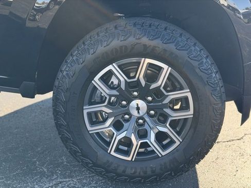 Used 2024 Chevrolet Colorado Z71 w/ Z71 Convenience Package 2 image 16