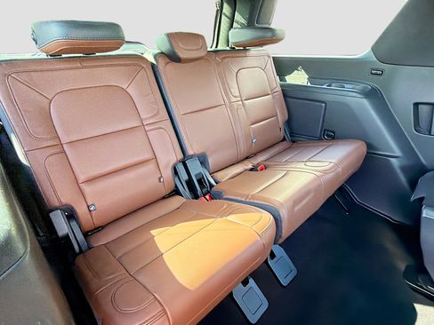 Used 2023 Lincoln Navigator Reserve image 27