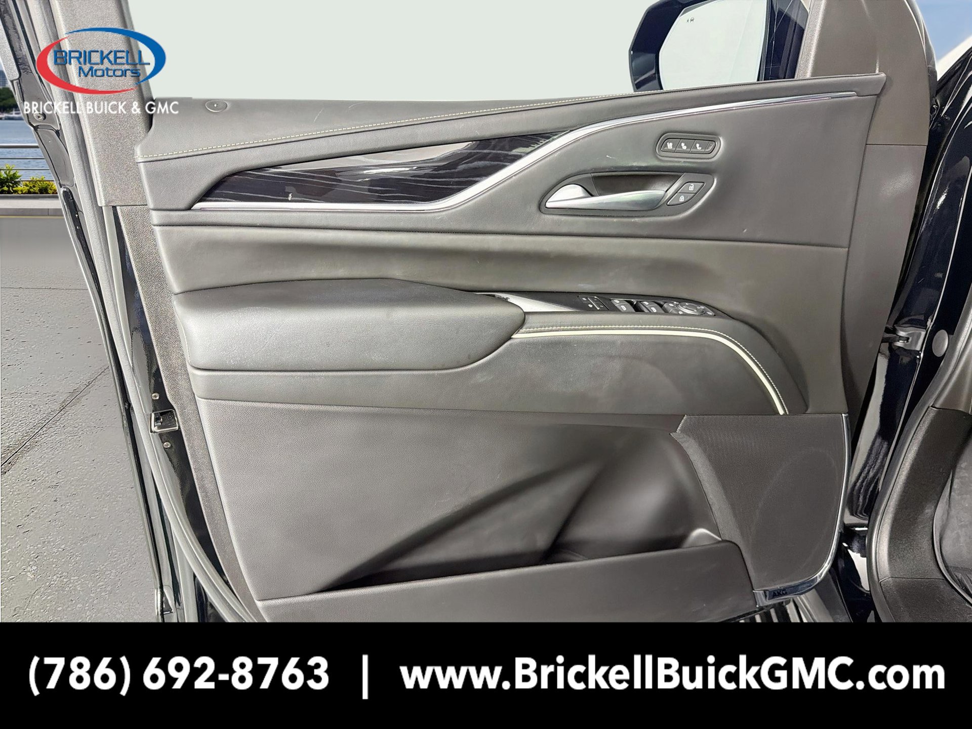 Used 2023 Cadillac Escalade ESV V AWD/4WD image 25