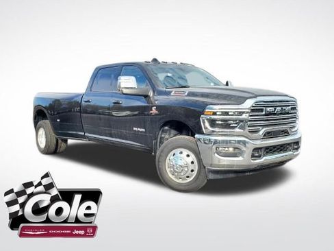 Used 2025 RAM 3500 Laramie image 1