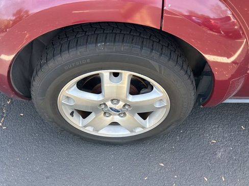 Used 2007 Ford Freestyle Limited image 12