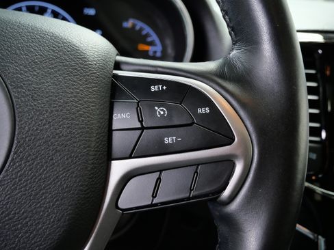 Used 2020 Jeep Grand Cherokee Limited AWD/4WD image 25