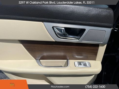 Used 2013 Jaguar XF 3.0 image 32