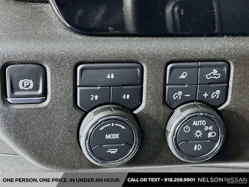 Used 2024 Chevrolet Silverado 2500 LT w/ Convenience Package AWD/4WD image 10