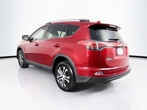 Used 2018 Toyota RAV4 LE FWD image 7
