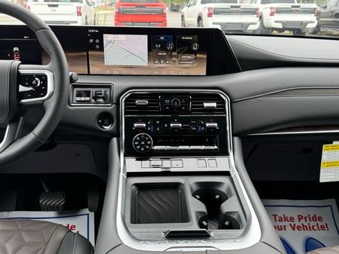 New 2025 Nissan Armada Platinum Reserve image 27
