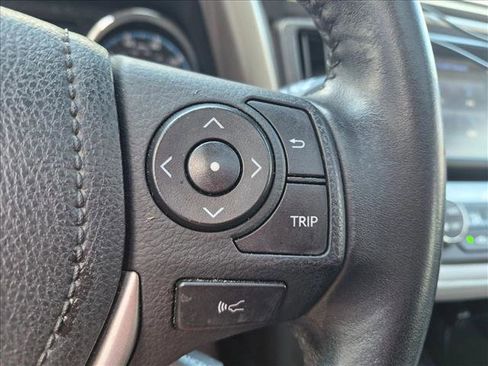 Used 2017 Toyota RAV4 Limited image 13