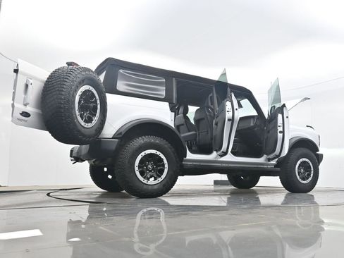 Used 2024 Ford Bronco Outer Banks w/ Sasquatch Package AWD/4WD image 44