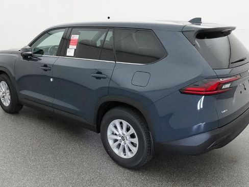 New 2026 Toyota Grand Highlander XLE FWD image 11