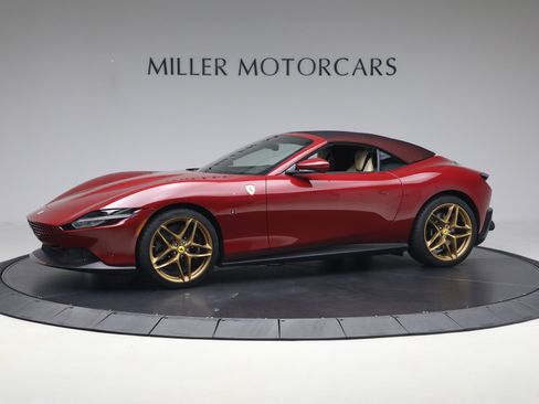 Certified 2025 Ferrari Roma Spider RWD image 26
