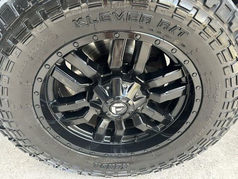 Used 2022 Ford F250 XLT w/ FX4 Off-Road Package image 22