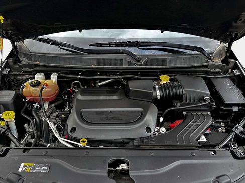 Used 2020 Chrysler Voyager Lxi image 11