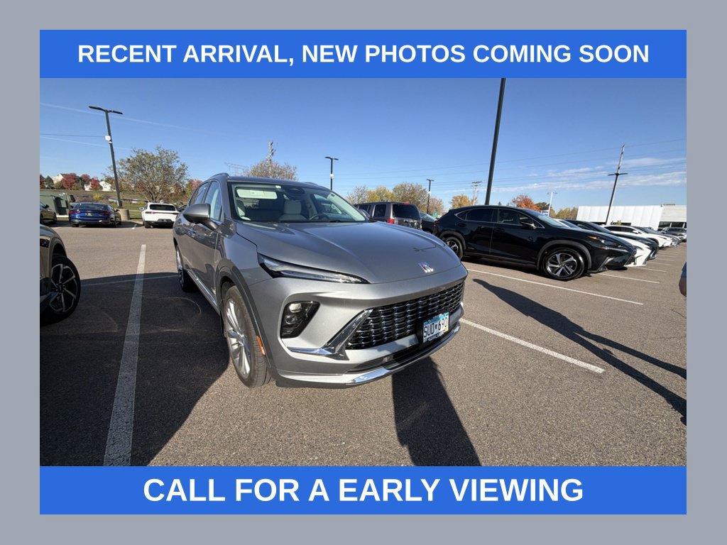 Used 2024 Buick Envision Avenir AWD/4WD image 1