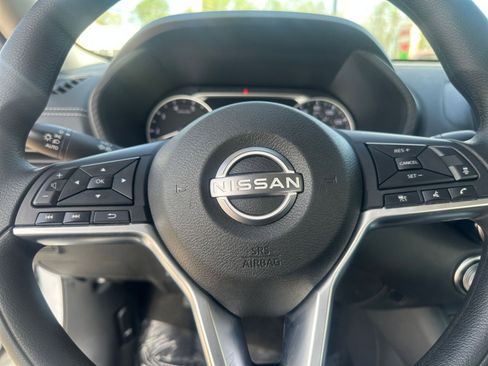 Used 2025 Nissan Sentra SV image 27