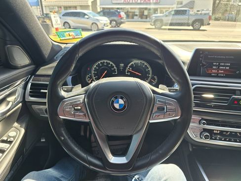 Used 2016 BMW 750i xDrive image 6
