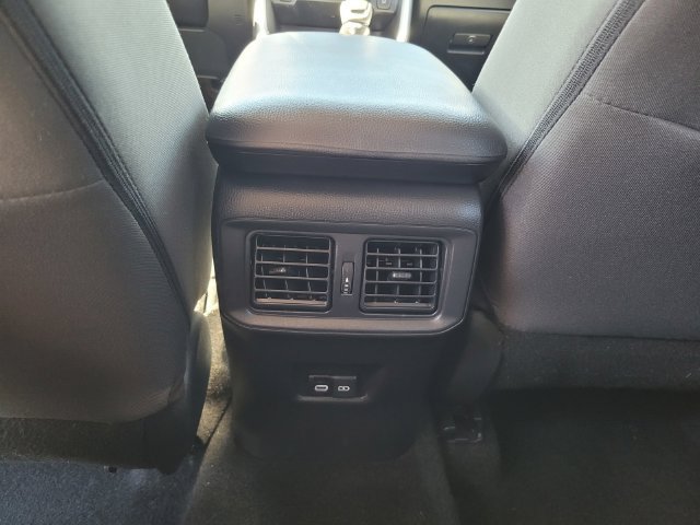 Used 2024 Toyota RAV4 XLE AWD/4WD image 17