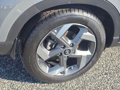 Used 2022 Hyundai Venue Limited image 27