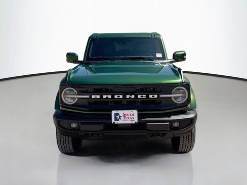 Used 2025 Ford Bronco Outer Banks AWD/4WD image 2