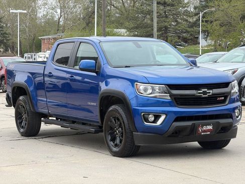 Used 2019 Chevrolet Colorado Z71 AWD/4WD image 2