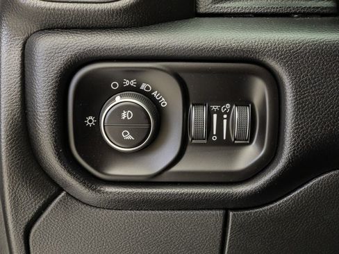 Used 2026 RAM 2500 Laramie AWD/4WD image 20