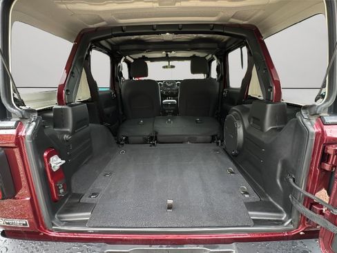 Used 2021 Jeep Wrangler Unlimited Sahara w/ Uconnect 4C Nav & Sound Group image 7
