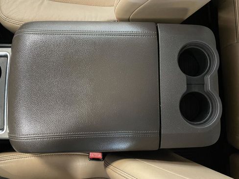 Used 2016 Ford F250 Lariat w/ Chrome Package image 31