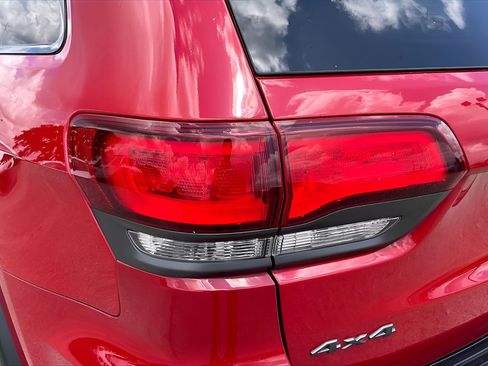 Used 2021 Jeep Grand Cherokee Trailhawk w/ Trailhawk Luxury Group AWD/4WD image 31