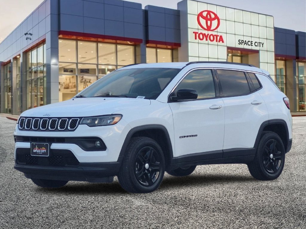 Used 2023 Jeep Compass Latitude AWD/4WD image 30