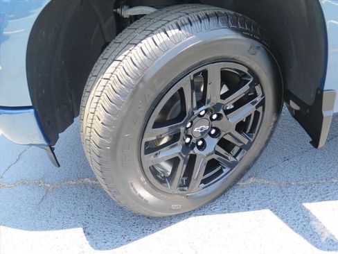 Used 2024 Chevrolet Silverado 1500 Custom AWD/4WD image 18