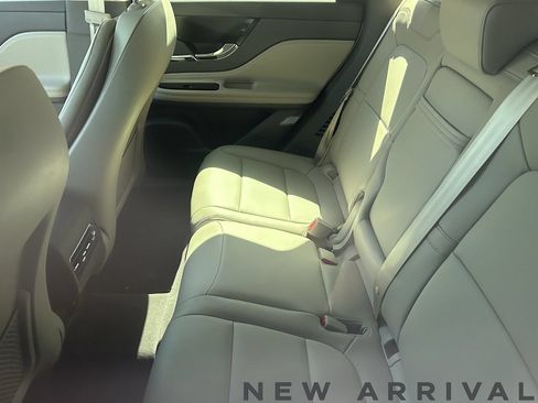 Used 2024 Lincoln Corsair FWD w/ Rear Removable Package Tray image 10